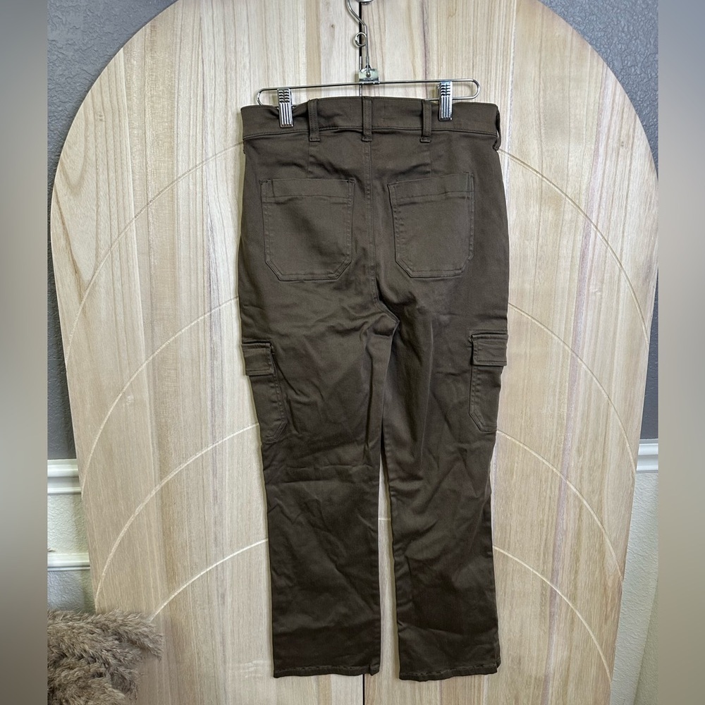 EVEREVE Larissa Cropped Cargo in Fatigue size 26 - Picture 11 of 14